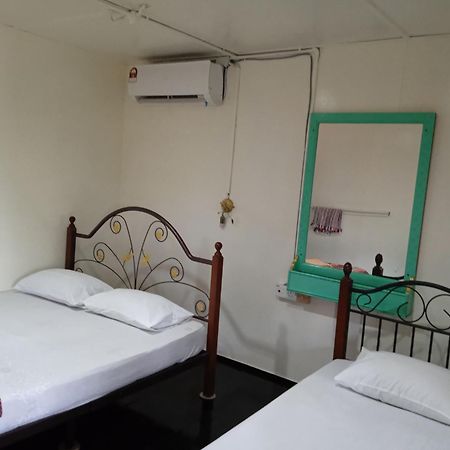 ホテル Nazri Nipah Camp Pangkor カンポン・トゥルッ・ニパ 部屋 写真