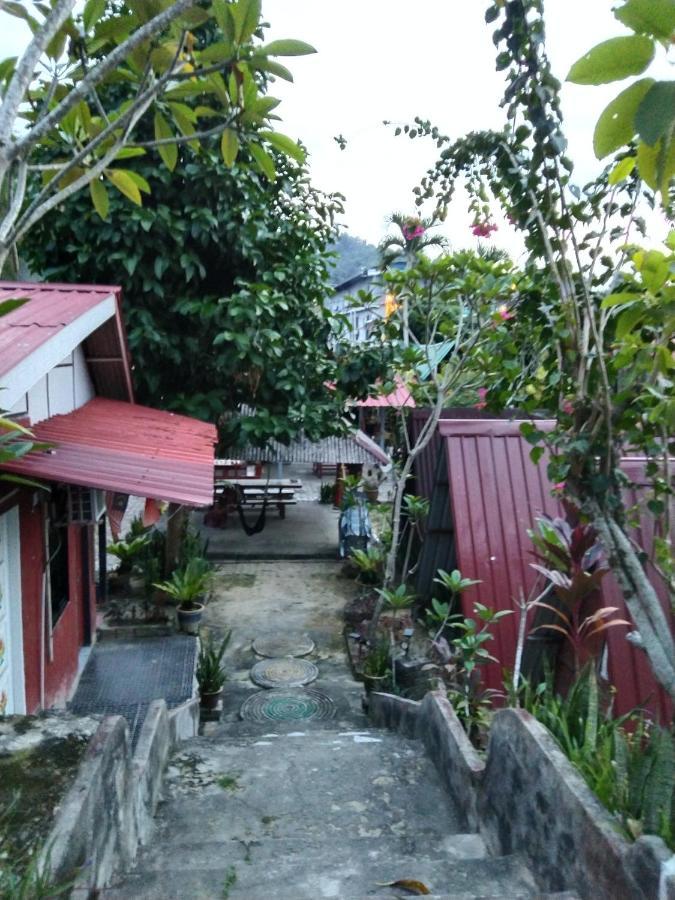 ホテル Nazri Nipah Camp Pangkor カンポン・トゥルッ・ニパ エクステリア 写真