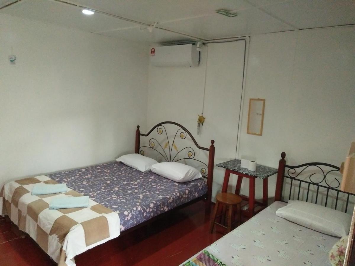 ホテル Nazri Nipah Camp Pangkor カンポン・トゥルッ・ニパ 部屋 写真