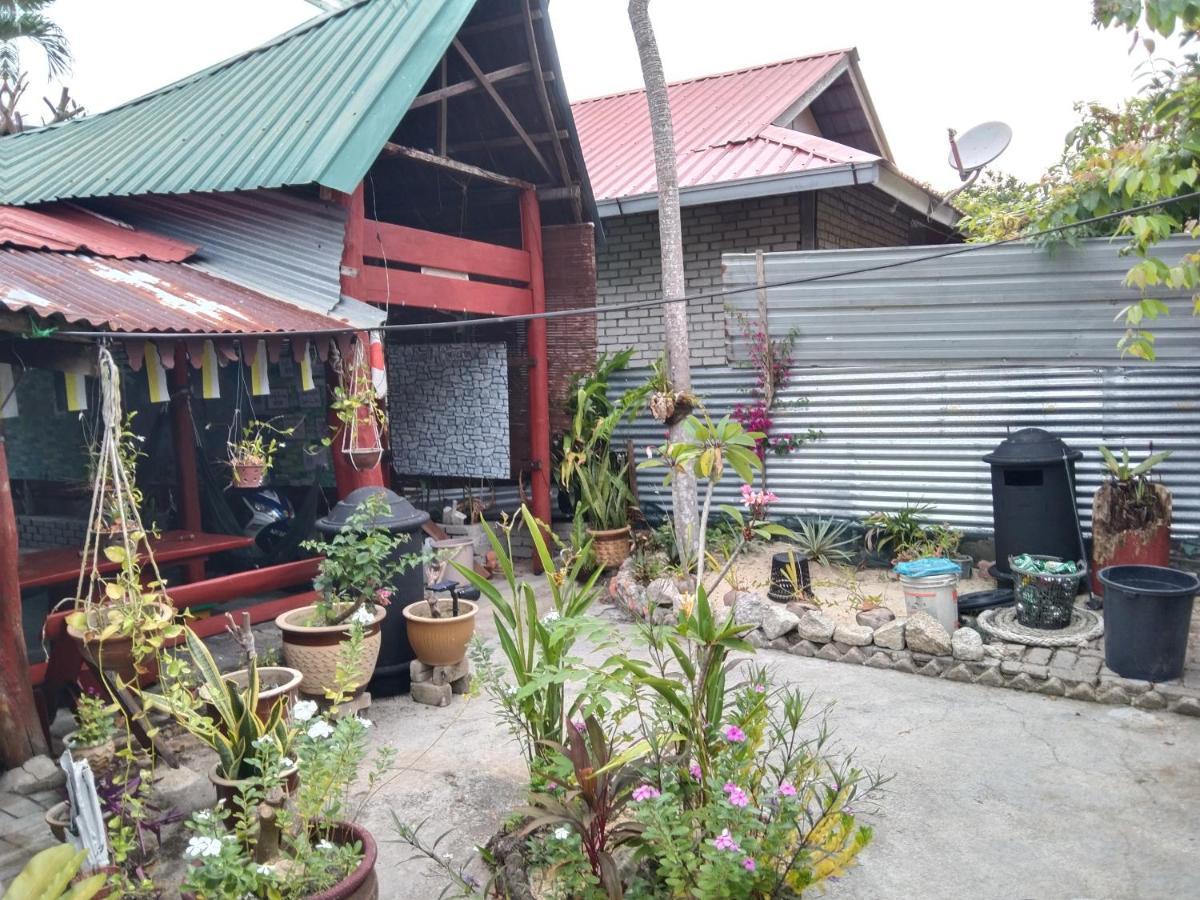 ホテル Nazri Nipah Camp Pangkor カンポン・トゥルッ・ニパ エクステリア 写真
