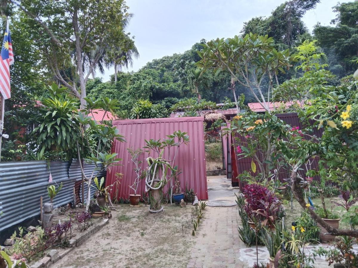 ホテル Nazri Nipah Camp Pangkor カンポン・トゥルッ・ニパ エクステリア 写真