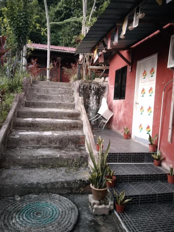 ホテル Nazri Nipah Camp Pangkor カンポン・トゥルッ・ニパ エクステリア 写真