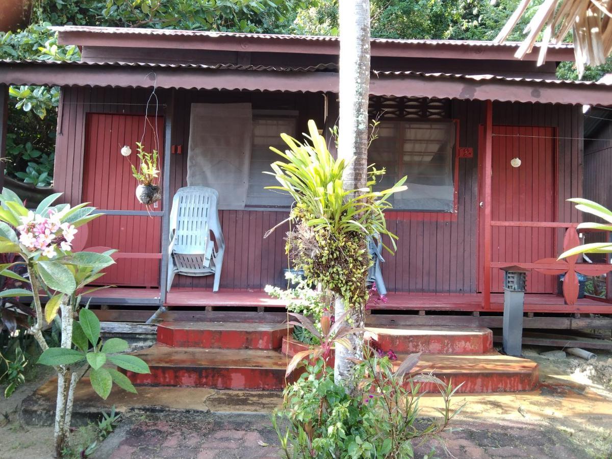 ホテル Nazri Nipah Camp Pangkor カンポン・トゥルッ・ニパ エクステリア 写真