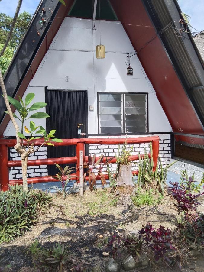 ホテル Nazri Nipah Camp Pangkor カンポン・トゥルッ・ニパ エクステリア 写真