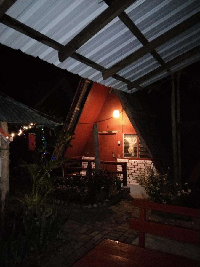 ホテル Nazri Nipah Camp Pangkor カンポン・トゥルッ・ニパ エクステリア 写真