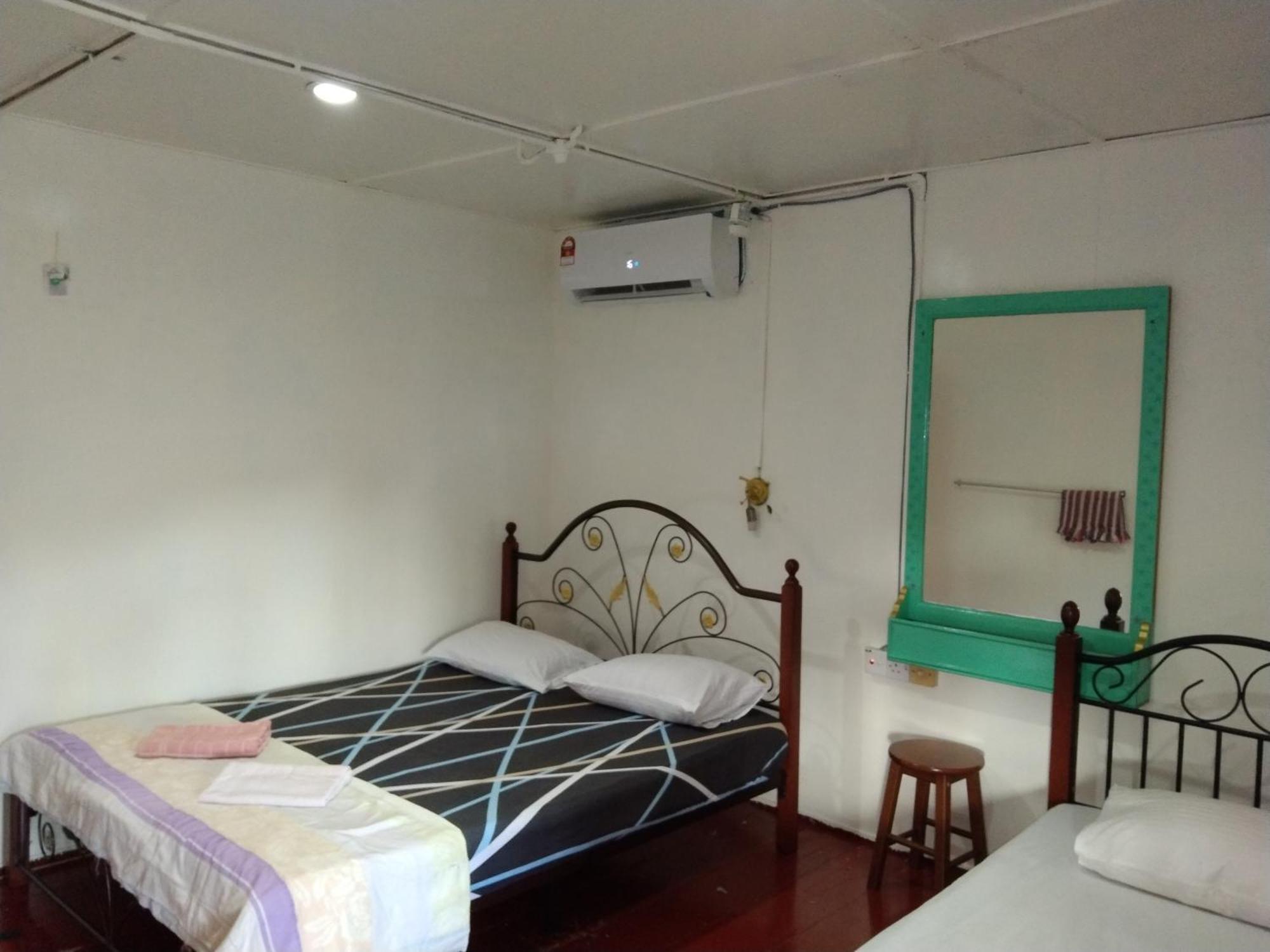 ホテル Nazri Nipah Camp Pangkor カンポン・トゥルッ・ニパ 部屋 写真