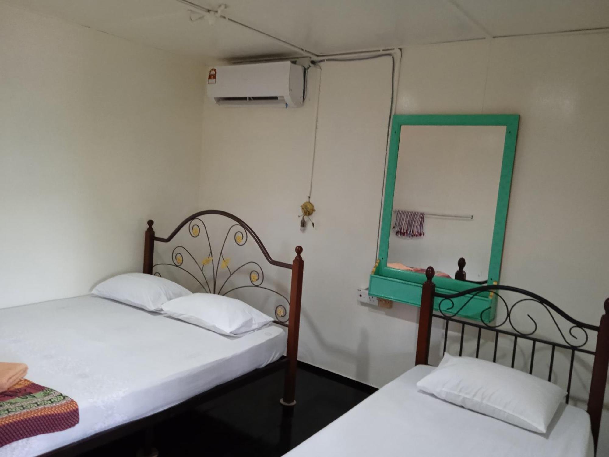 ホテル Nazri Nipah Camp Pangkor カンポン・トゥルッ・ニパ 部屋 写真