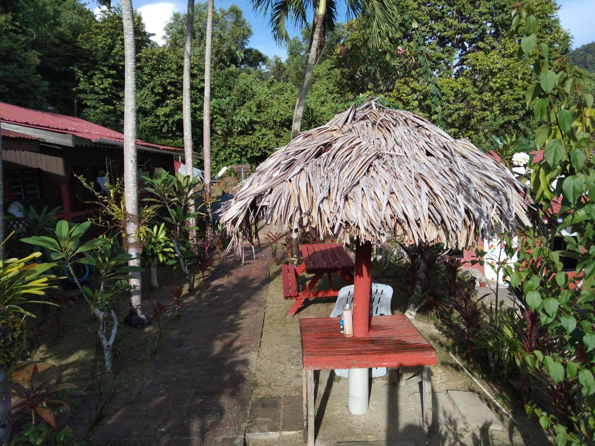 ホテル Nazri Nipah Camp Pangkor カンポン・トゥルッ・ニパ 部屋 写真