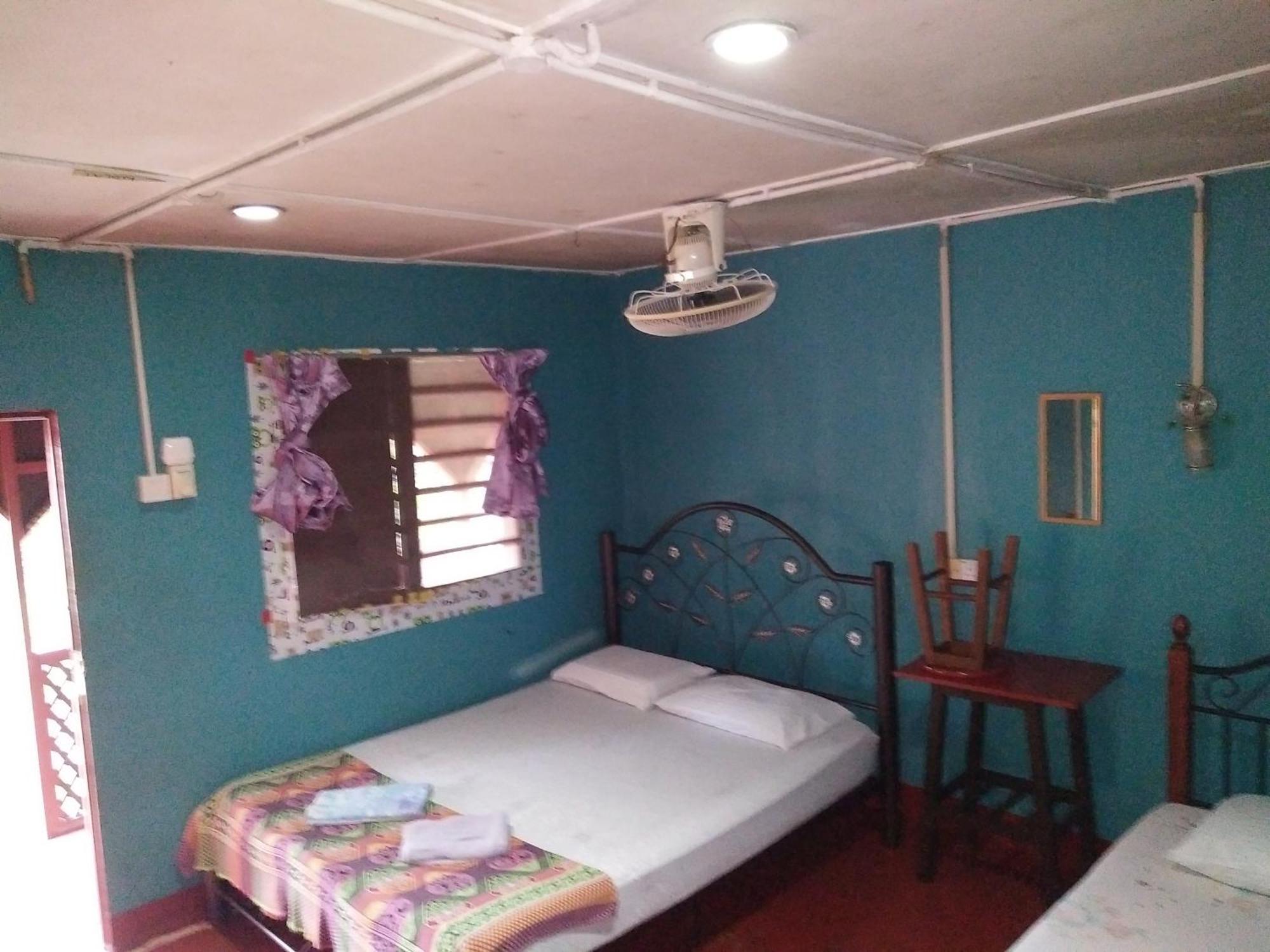 ホテル Nazri Nipah Camp Pangkor カンポン・トゥルッ・ニパ 部屋 写真