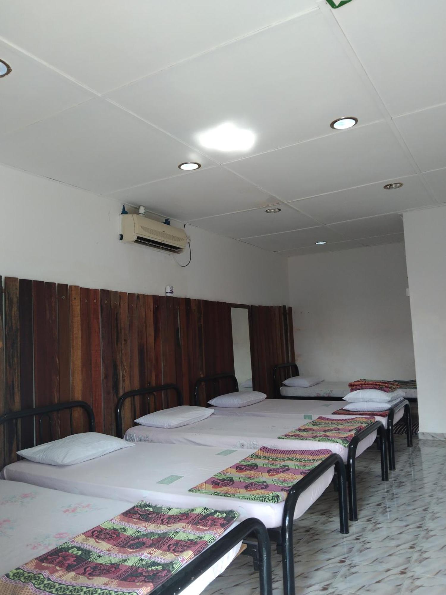 ホテル Nazri Nipah Camp Pangkor カンポン・トゥルッ・ニパ 部屋 写真